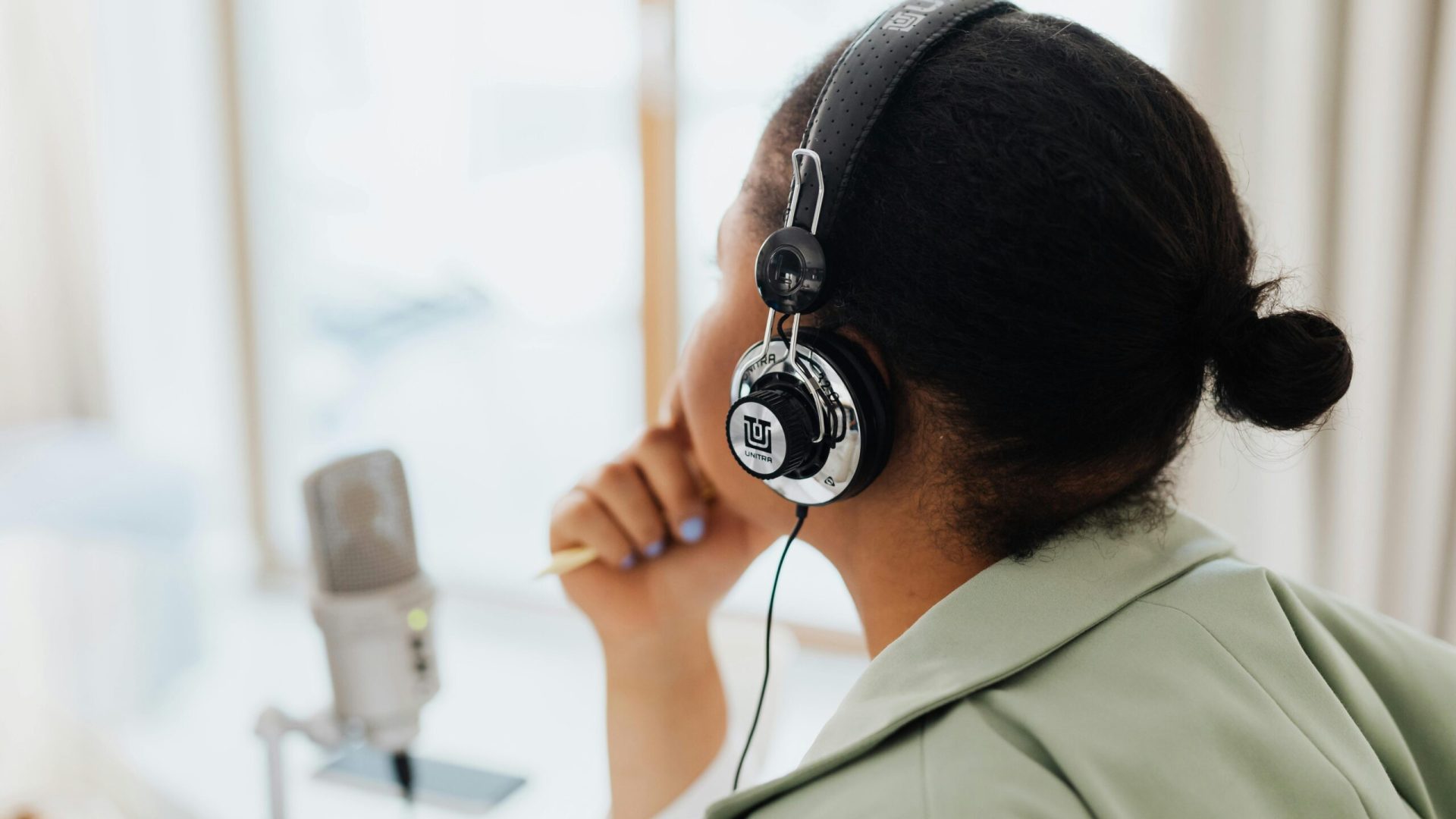 pexels-karola-g-5399022